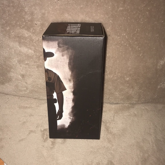 The Walking Dead official Supply Drop Classic Character Tumbler New - Picture 5 of 6